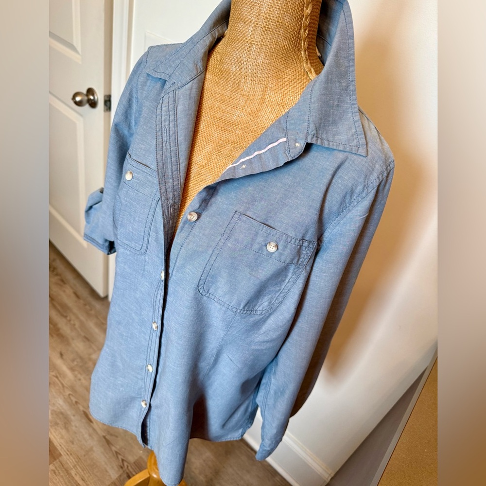 L.L. Bean Chambray Blue 100% Cotton Utility Shirt Sz MEDIUM